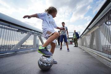 FIFA把中国当提款机了？ 2.5亿美元！你觉得央视会拒绝高价的世界杯版权费吗？（配图示意）